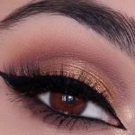 How to Do Glitter Eye Makeup: Stunning Tips for Sparkling Eyes