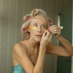 When to Use Ice Roller in Skincare Routine: Expert Timing Tips